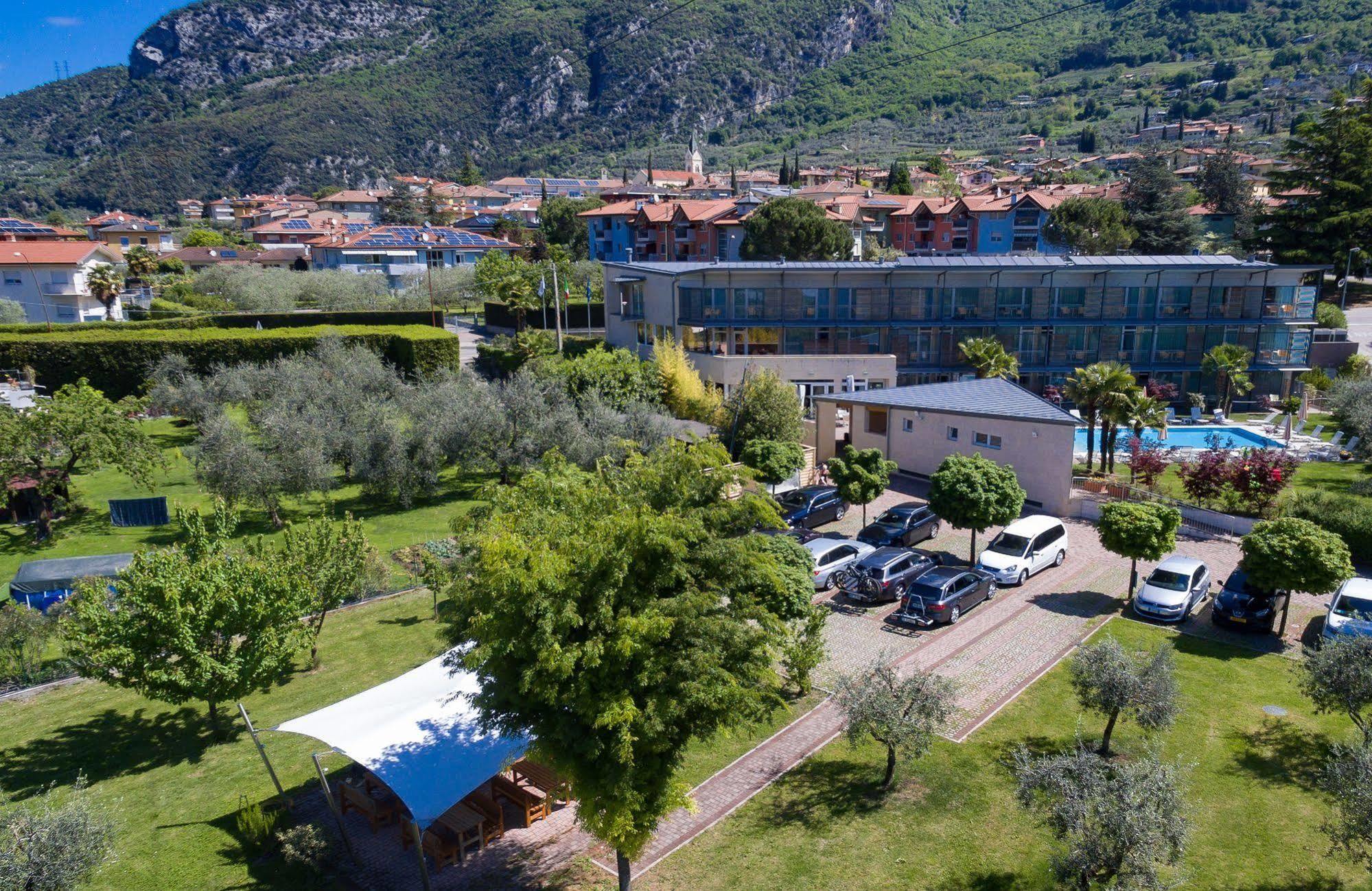 Park Hotel Il Vigneto Arco Buitenkant foto